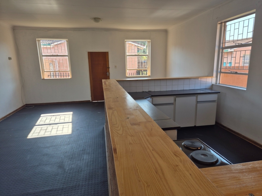 To Let 3 Bedroom Property for Rent in Kannoniers Park North West